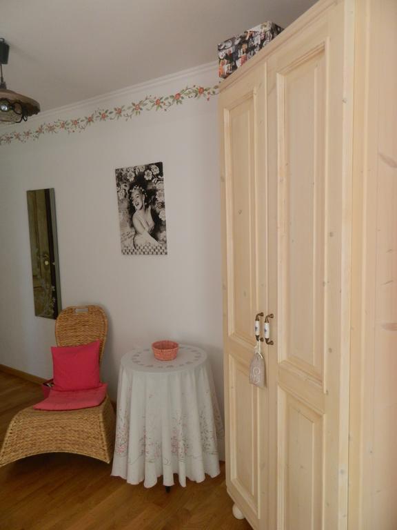 Pensiunea Romantic Sadu Exteriör bild